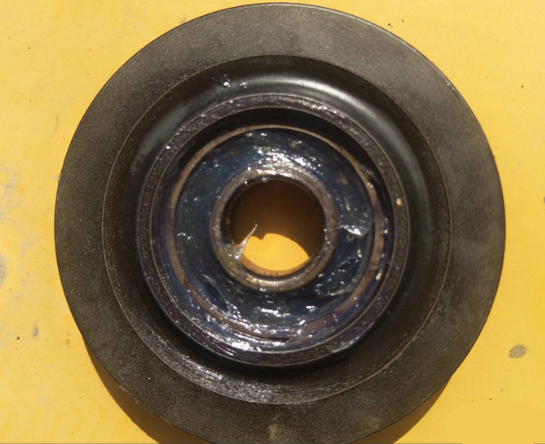 保養(yǎng)旋挖機(jī)空調(diào)漲緊輪 3步.jpg 保養(yǎng)旋挖機(jī)空調(diào)漲緊輪 3步.jpg