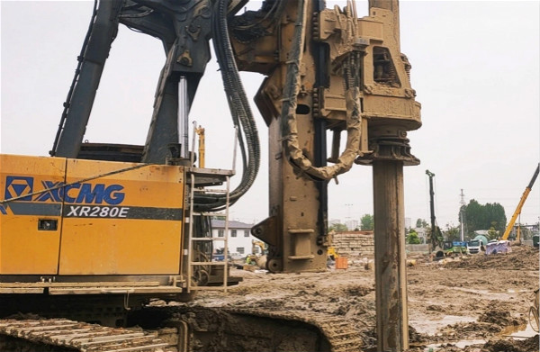 租賃徐工280E旋挖鉆機助力合新高鐵.jpg 租賃徐工280E旋挖鉆機助力合新高鐵.jpg
