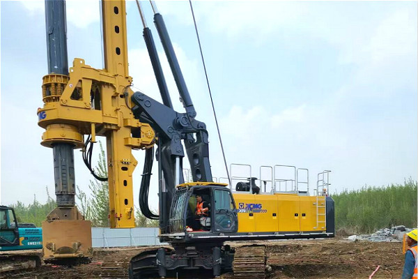 帶桿運輸旋挖鉆機(jī)XR160E施工案例.jpg