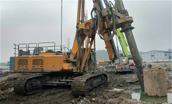 旋挖鉆機(jī)施工問(wèn)題點(diǎn)及解決方案.jpg 旋挖鉆機(jī)施工問(wèn)題點(diǎn)及解決方案.jpg